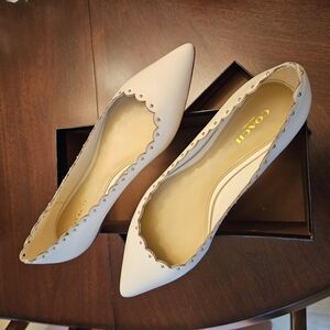 Coach Women's Cream Scalloped Flats Size 8, Brand New